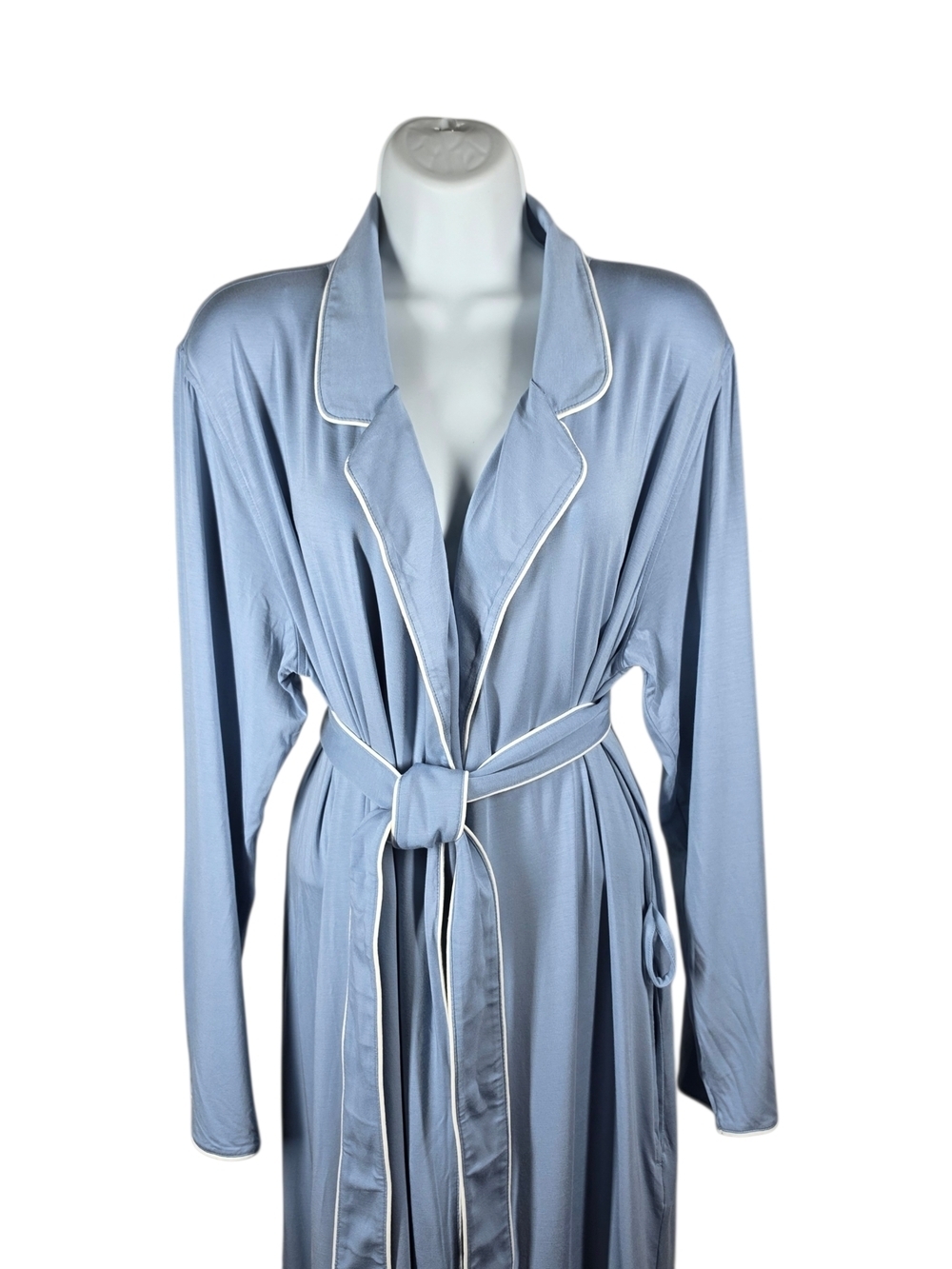 LAND'S END ROBE WITH PIPING - Picture 3 of 9
